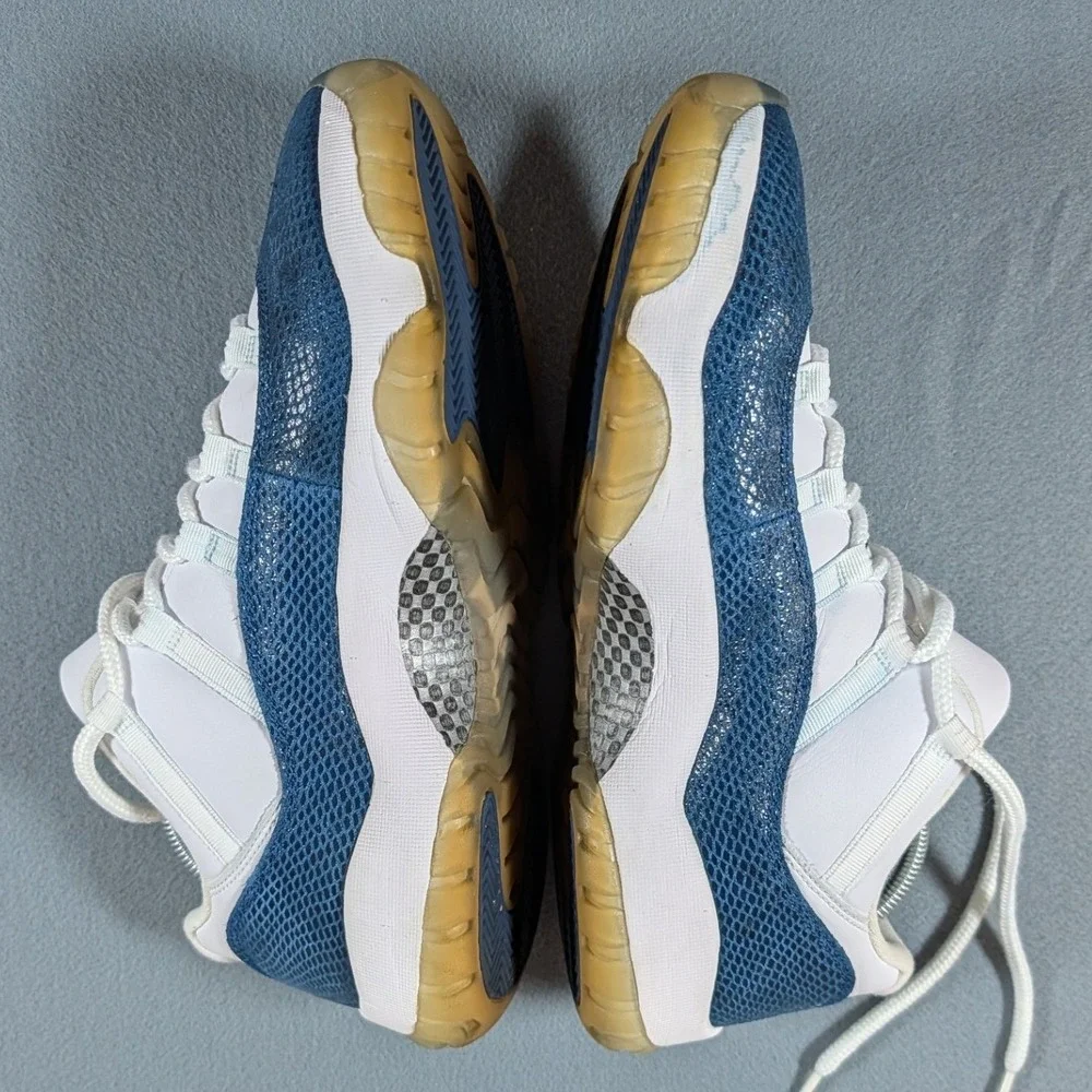 Jordan 11 Retro Low Navy Snakeskin Mens Size 9.5 White Blue CD6846-102